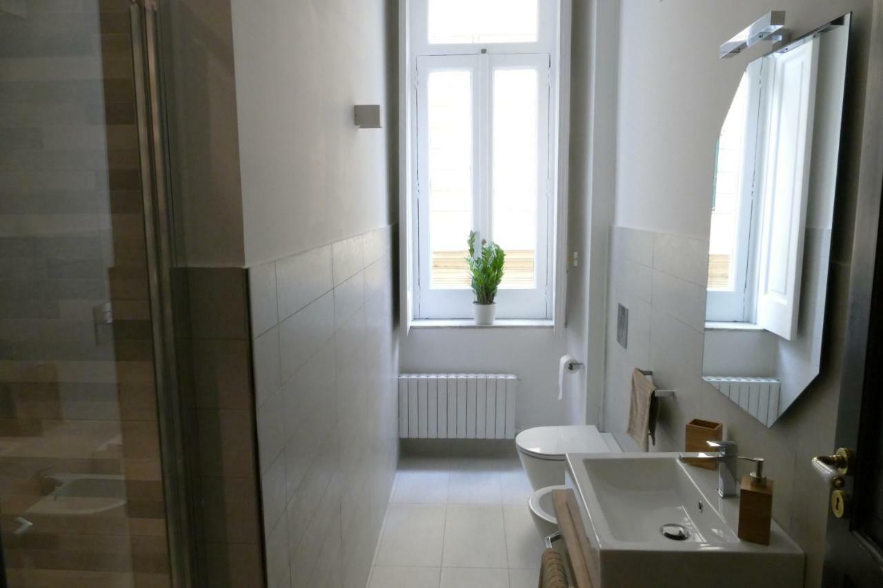 Luxury Manfredi Apartment Salerno Dış mekan fotoğraf