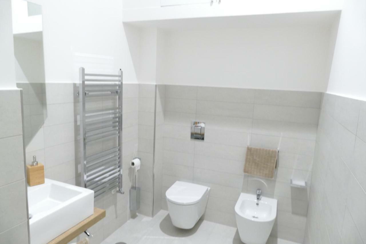 Luxury Manfredi Apartment Salerno Dış mekan fotoğraf