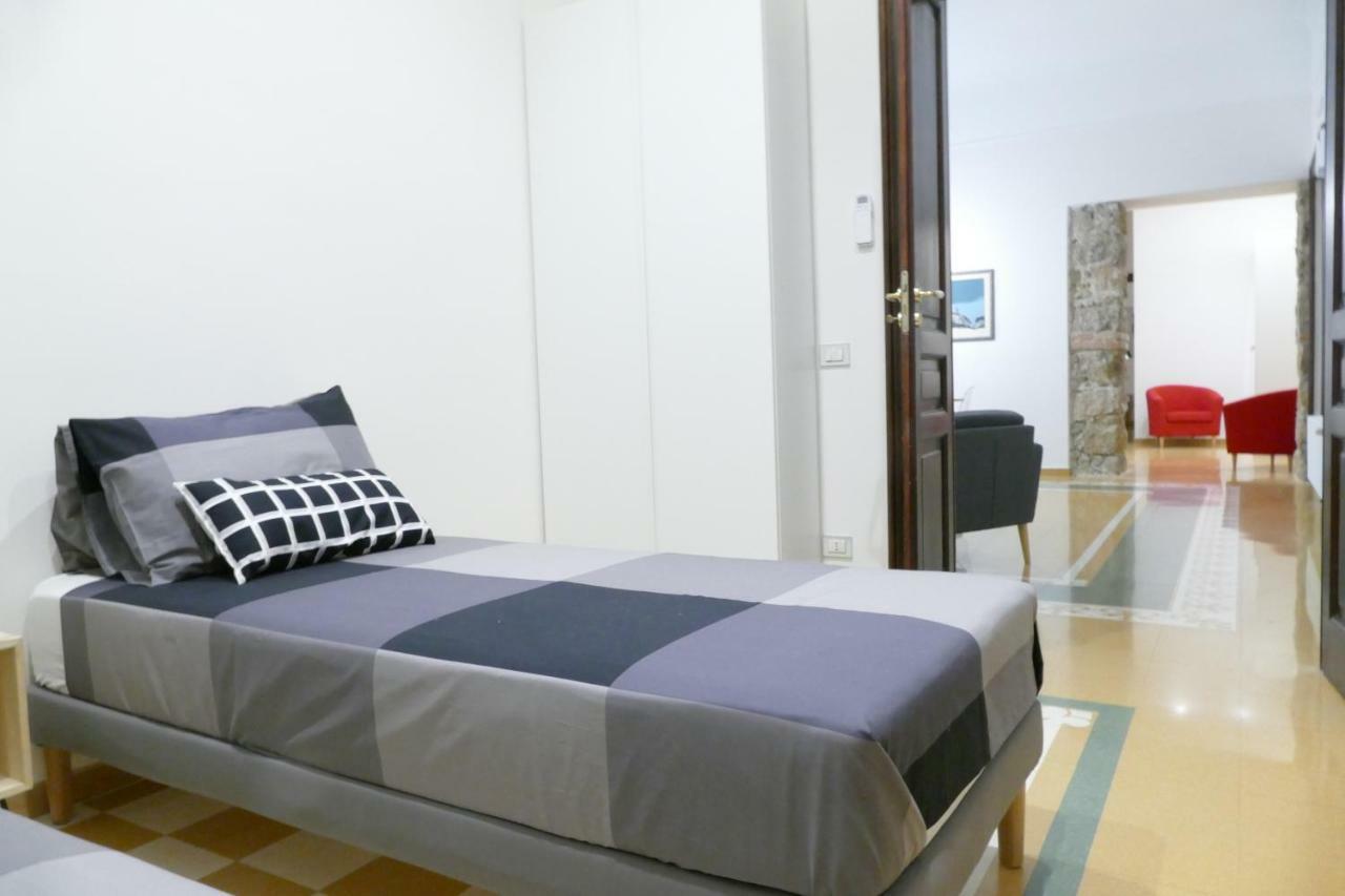Luxury Manfredi Apartment Salerno Dış mekan fotoğraf